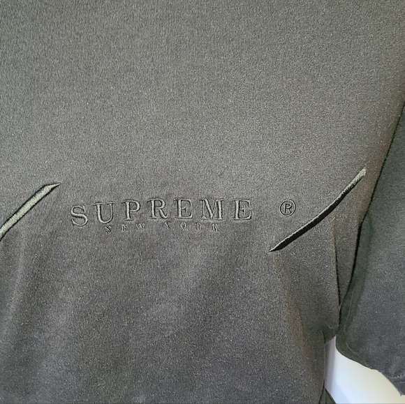 SUPREME NEW YORK TONAL EMBROIDERY LOGO TSHIRT TOP SPRING SUMMER 2018 BLACK - Picture 3 of 5